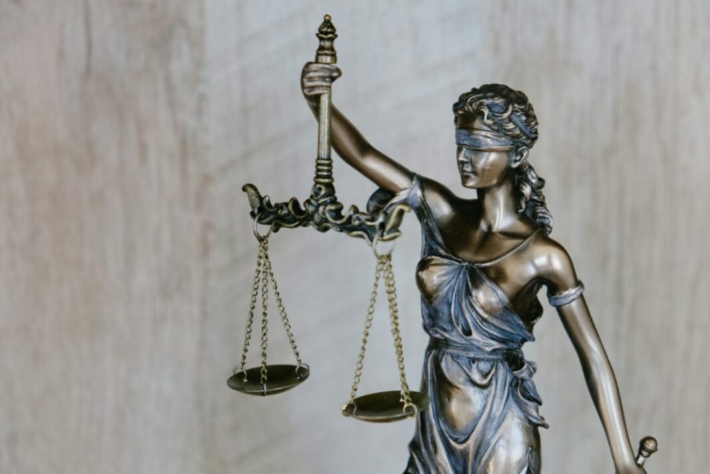 Νέο πλαίσιο για τη δωρεάν νομική καθοδήγηση αιτούντων άσυλο – Μητρώο δικηγόρων και πρόσθετη αμοιβή για εθελούσιες επιστροφές