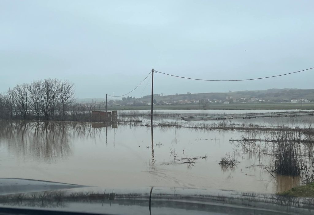 Συναγερμός στο Διδυμότειχο: ‘Ετοιμοι να προχωρήσουν σε τεχνητές πλημμύρες – Υπερχείλισαν τα φράγματα της Βουλγαρίας