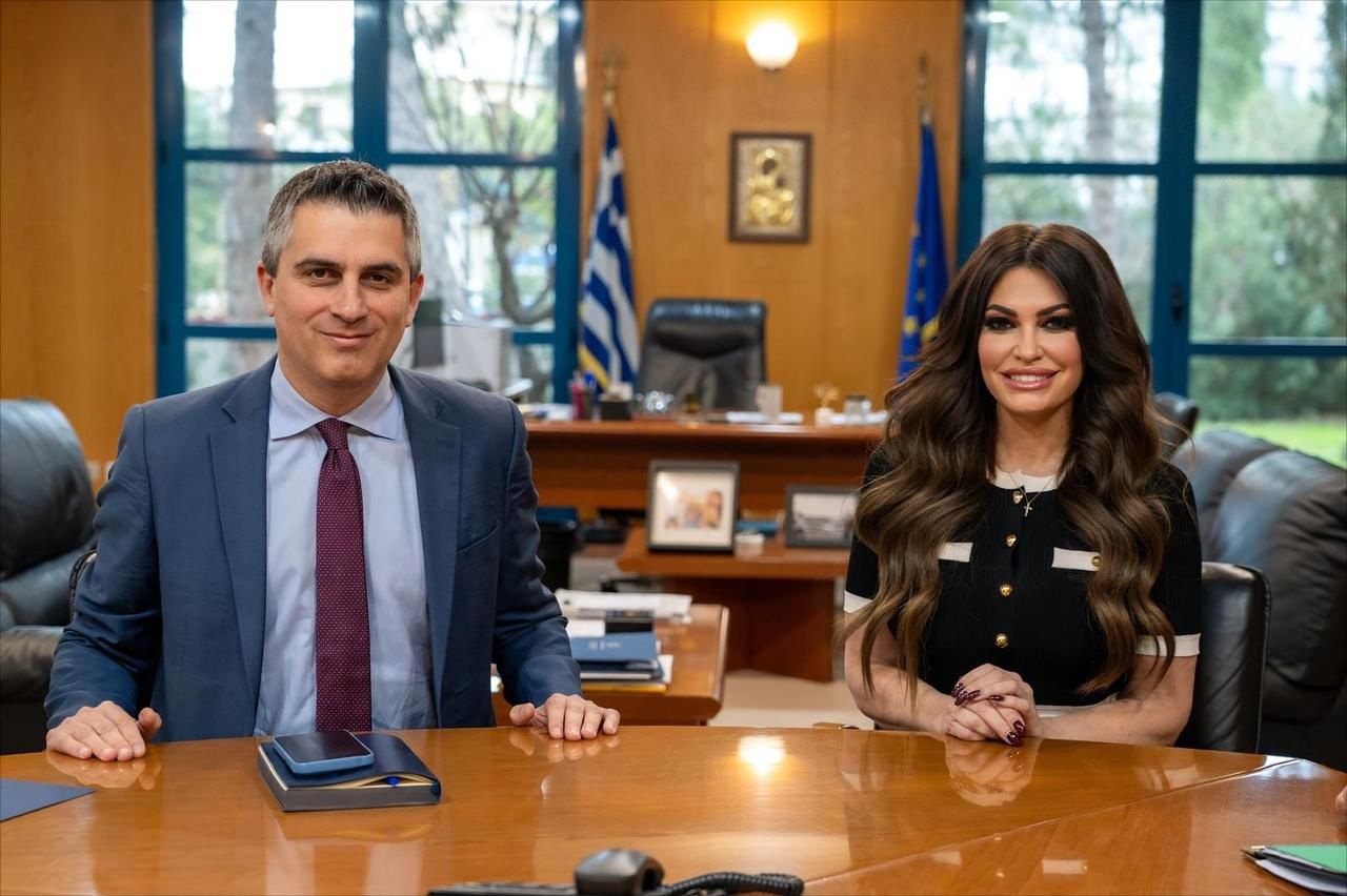 &Omicron; &delta;&iota;&alpha;&mu;&epsilon;&tau;&alpha;&kappa;&omicron;&mu;&iota;&sigma;&tau;&iota;&kappa;ό&sigmaf; &rho;ό&lambda;&omicron;&sigmaf; &tau;&eta;&sigmaf; &Epsilon;&lambda;&lambda;ά&delta;&alpha;&sigmaf; &sigma;&tau;&eta; &sigma;&upsilon;&nu;ά&nu;&tau;&eta;&sigma;&eta; &Chi;&rho;ί&sigma;&tau;&omicron;&upsilon; &Delta;ή&mu;&alpha; &kappa;&alpha;&iota; &Kappa;ί&mu;&pi;&epsilon;&rho;&lambda;&iota; &Gamma;&kappa;ί&lambda;&phi;&omicron;ϊ&lambda;