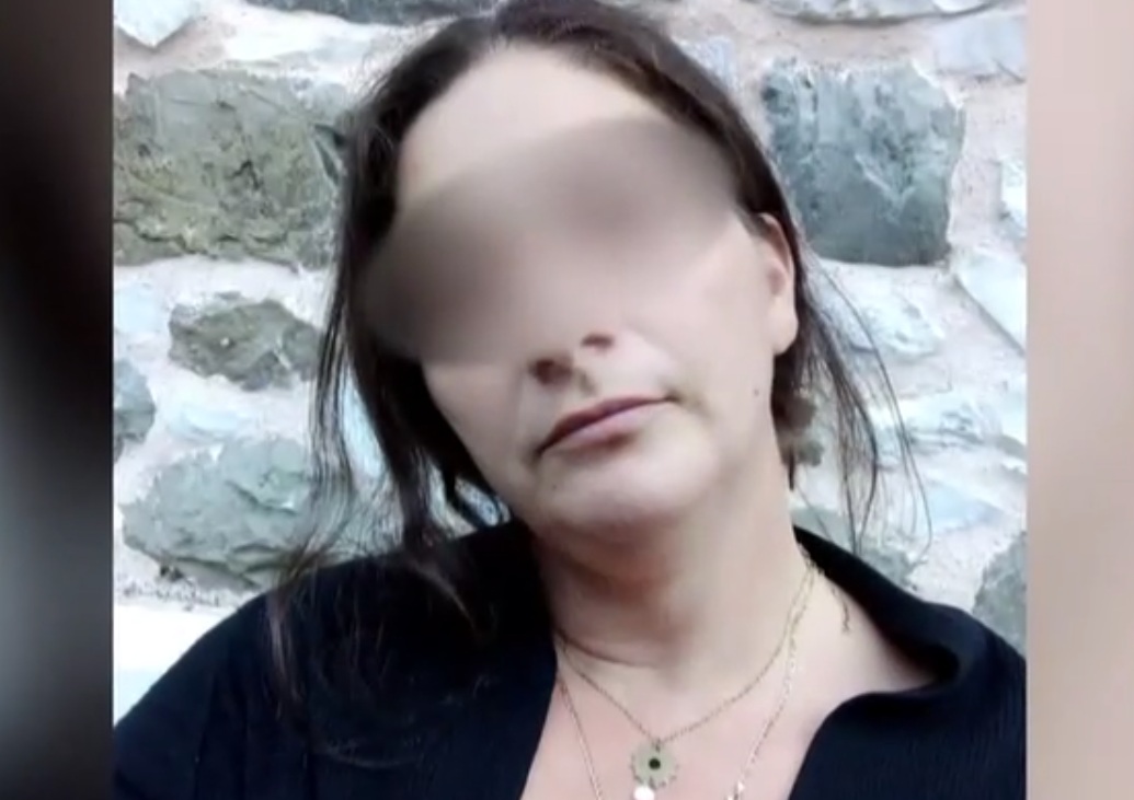 &Gamma;&upsilon;&nu;&alpha;&iota;&kappa;&omicron;&kappa;&tau;&omicron;&nu;ί&alpha; &Delta;ώ&rho;&alpha;&sigmaf; &sigma;&tau;&omicron; &Alpha;&gamma;&rho;ί&nu;&iota;&omicron;: &laquo;&Eta; &alpha;&gamma;ά&pi;&eta; &mu;&omicron;&upsilon; &gamma;&iota;&rsquo; &alpha;&upsilon;&tau;ή &tau;&eta; &gamma;&upsilon;&nu;&alpha;ί&kappa;&alpha; έ&phi;&tau;&alpha;&nu;&epsilon; &mu;έ&chi;&rho;&iota; &tau;&omicron;&nu; &theta;ά&nu;&alpha;&tau;&omicron;&raquo;