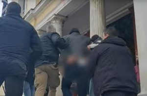 Δολοφονία στις φυλακές Δομοκού: Βίντεο ντοκουμέντο – Στον ανακριτή ο Βούλγαρος ισοβίτης και ο αρχιφύλακας