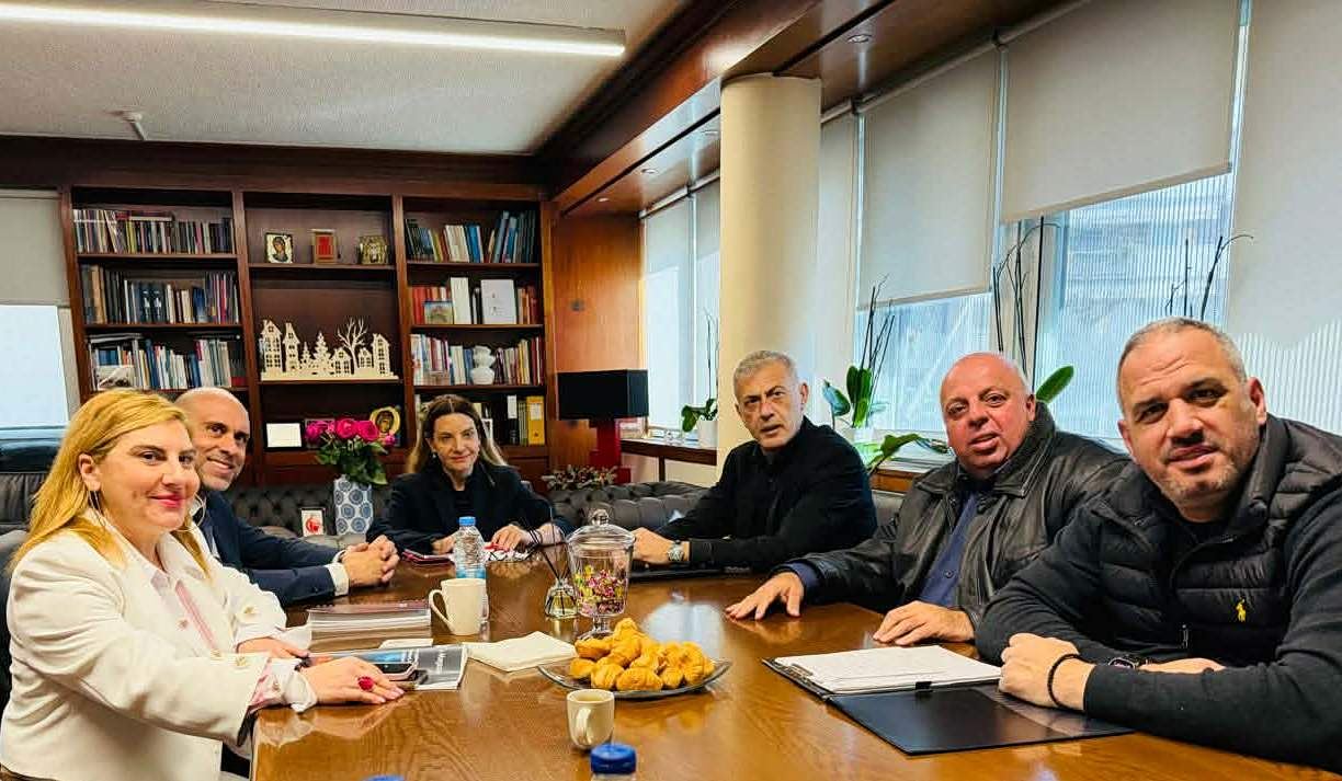 &Sigma;&upsilon;&nu;ά&nu;&tau;&eta;&sigma;&eta; &tau;&omicron;&upsilon; &Delta;&eta;&mu;ά&rho;&chi;&omicron;&upsilon; &Pi;&epsilon;&iota;&rho;&alpha;&iota;ά &mu;&epsilon; &tau;&eta; &Delta;&iota;&omicron;&iota;&kappa;ή&tau;&rho;&iota;&alpha; &tau;&eta;&sigmaf; &Delta;&Upsilon;&Pi;&Alpha; &ndash; &Sigma;&tau;&omicron; &epsilon;&pi;ί&kappa;&epsilon;&nu;&tau;&rho;&omicron; &eta; &epsilon;&nu;ί&sigma;&chi;&upsilon;&sigma;&eta; &tau;&eta;&sigmaf; &alpha;&pi;&alpha;&sigma;&chi;ό&lambda;&eta;&sigma;&eta;&sigmaf; &tau;&omega;&nu; &nu;έ&omega;&nu; &sigma;&tau;&omicron;&nu; &kappa;&lambda;ά&delta;&omicron; &tau;&eta;&sigmaf; &Nu;&alpha;&upsilon;&tau;&iota;&lambda;ί&alpha;&sigmaf;