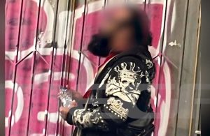 Εξάρχεια: Φωτογραφικά ντοκουμέντα από τον 45χρονο «δράκο» που τρομοκρατούσε γυναίκες – Σοκάρουν οι μαρτυρίες