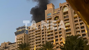 Τρόμος στο Ντουμπάι: Εκρήξεις, φωτιά και πυραυλικές επιθέσεις από το Ιράν – Βίντεο