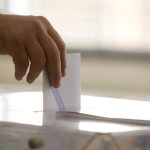 Τα ακροατήρια που έχουν επιλέξει την αποχή στις εκλογές  – Ποια θα σηκωθούν  από τον καναπέ;