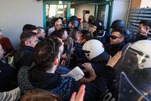 Δημογλίδου για τα επεισόδια στο νοσοκομείο Νίκαιας: «Ήθελαν  να φύγει η αστυνομία για να επιτεθούν στον υπουργό»