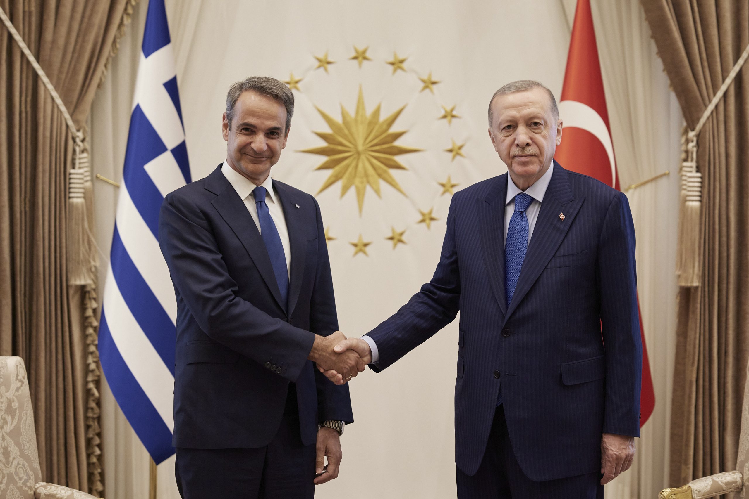 &Kappa;&rho;ί&sigma;&iota;&mu;&epsilon;&sigmaf; &epsilon;&pi;&alpha;&phi;έ&sigmaf; &gamma;&iota;&alpha; ά&mu;&upsilon;&nu;&alpha;, &alpha;&sigma;&phi;ά&lambda;&epsilon;&iota;&alpha;, &omicron;&iota;&kappa;&omicron;&nu;&omicron;&mu;ί&alpha; &ndash; &Tau;&alpha; &delta;&iota;&pi;&lambda;&omega;&mu;&alpha;&tau;&iota;&kappa;ά &omicron;&rho;ό&sigma;&eta;&mu;&alpha; &tau;&omicron;&upsilon; &Phi;&epsilon;&beta;&rho;&omicron;&upsilon;&alpha;&rho;ί&omicron;&upsilon;