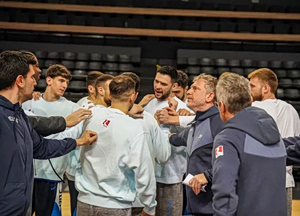 Αρχηγού παρόντος!