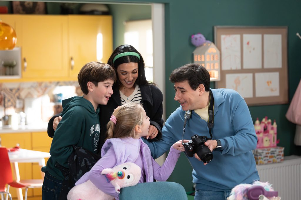 «Έχω Παιδιά»: Νέες περιπέτειες, γέλιο και οικογενειακές ανατροπές – Δευτέρα έως Πέμπτη στο Mega