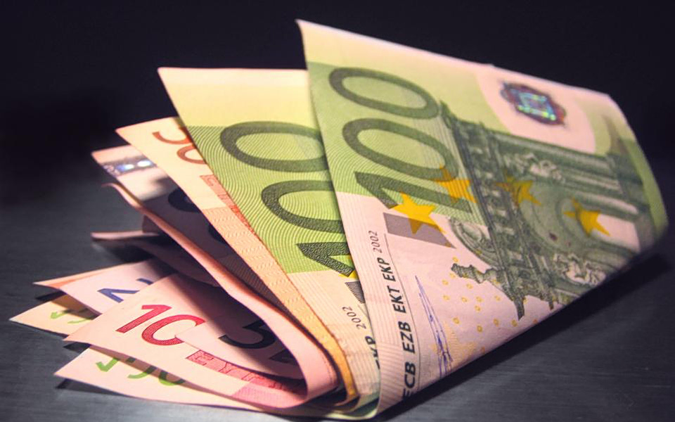 Στα 37 δισ. ευρώ τα εξυπηρετούμενα δάνεια