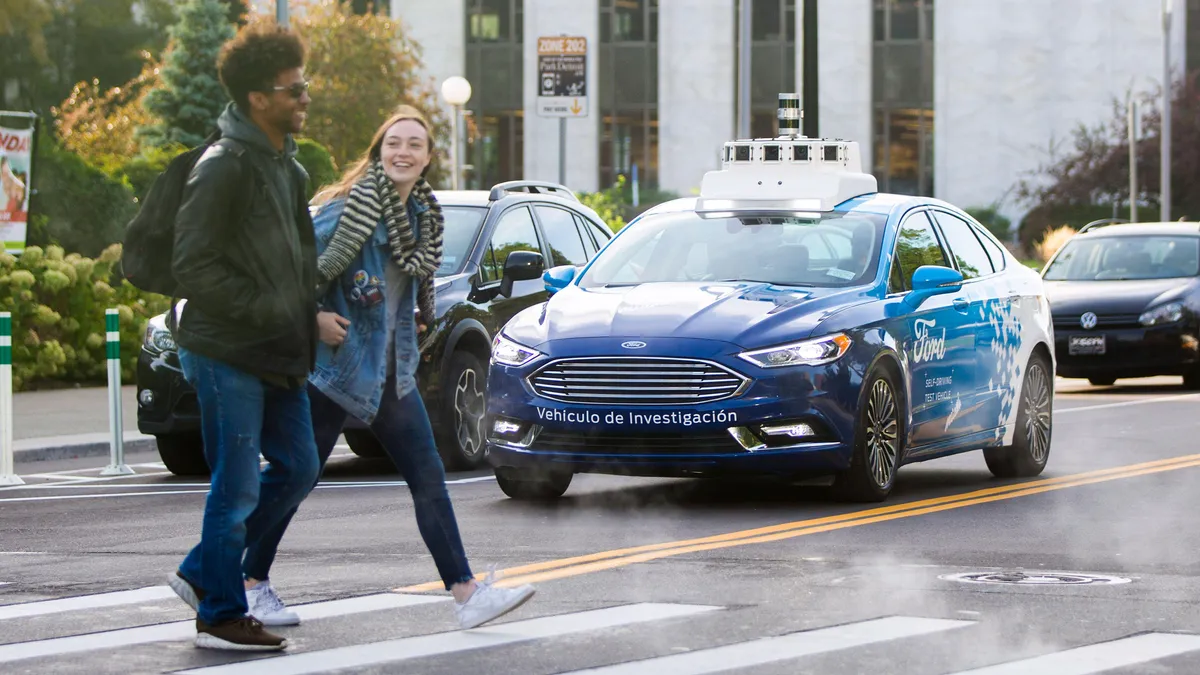 &laquo;&Kappa;&epsilon;&nu;ό &gamma;&rho;ά&mu;&mu;&alpha;&raquo; &eta; &upsilon;&pi;ό&sigma;&chi;&epsilon;&sigma;&eta; &gamma;&iota;&alpha; &alpha;&upsilon;&tau;&omicron;&kappa;ί&nu;&eta;&tau;&alpha; &chi;&omega;&rho;ί&sigmaf; &omicron;&delta;&eta;&gamma;ό έ&omega;&sigmaf; &tau;&omicron; 2028 &ndash; &Tau;&iota; &phi;&omicron;&beta;ά&tau;&alpha;&iota; &eta; &alpha;&upsilon;&tau;&omicron;&kappa;&iota;&nu;&eta;&tau;&omicron;&beta;&iota;&omicron;&mu;&eta;&chi;&alpha;&nu;ί&alpha;