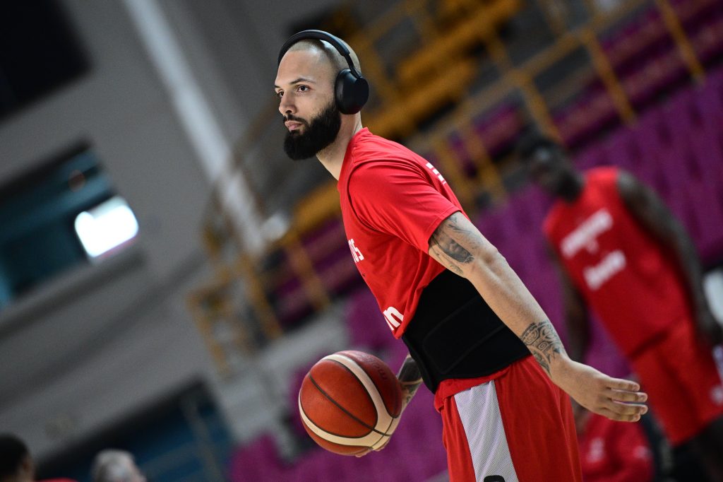 Φουρνιέ: «Να είμαστε η πιο σκληρή ομάδα, αυτή που το θέλει περισσότερο»