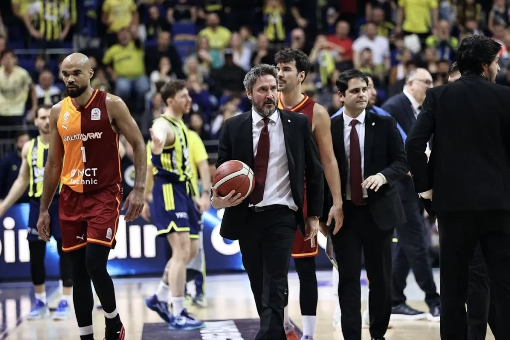 Γαλατασαράι: Αίτημα για απομάκρυνση του προέδρου της Κεντρικής Επιτροπής Διαιτησίας μετά την ήττα από την Φενέρμπαχτσε