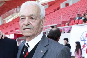 Πένθος στον Ολυμπιακό: Πέθανε ο Σωτήρης Γκαβέζος