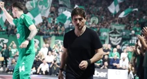 Γιαννακόπουλος: «Παίκτες και προπονητές θα πρέπει να παραιτηθείτε»