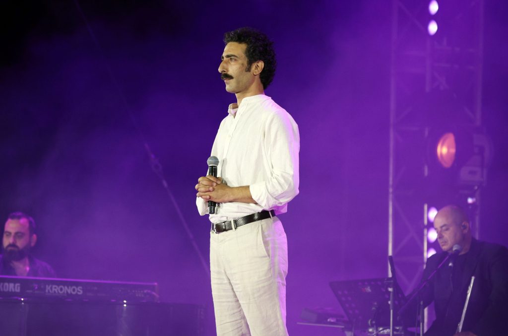 Γιάννης Διονυσίου: «Οι ρίζες είναι για να μας εκτοξεύουν»