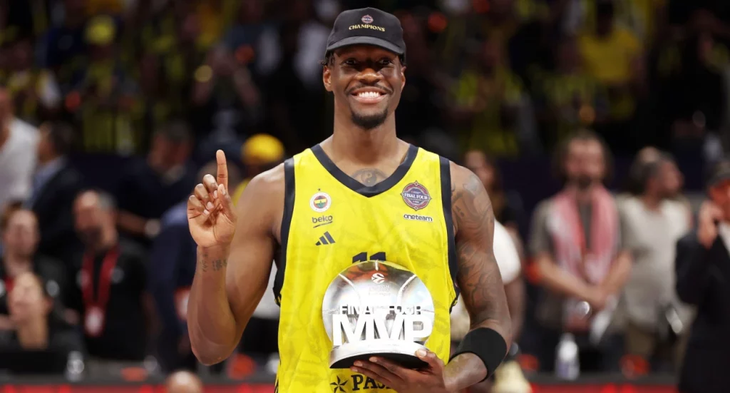 Θερμή υποδοχή από τη EuroLeague στον Χέιζ-Ντέιβις μετά τη μεταγραφή του στον Παναθηναϊκό (video)