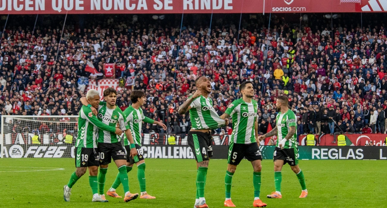 &Tau;&omicron; &pi;&rho;&omicron;&phi;ί&lambda; &tau;&eta;&sigmaf; &Rho;&epsilon;ά&lambda; &Mu;&pi;έ&tau;&iota;&sigmaf; &pi;&omicron;&upsilon; &theta;&alpha; &beta;&rho;&epsilon;&iota; &sigma;&tau;&omicron; &delta;&rho;ό&mu;&omicron; &tau;&omicron;&upsilon; &omicron; &Pi;&alpha;&nu;&alpha;&theta;&eta;&nu;&alpha;ϊ&kappa;ό&sigmaf; &gamma;&iota;&alpha; &tau;&omicron;&upsilon;&sigmaf; &laquo;16&raquo; &tau;&omicron;&upsilon; Europa League