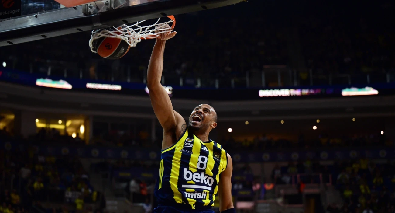 &Phi;&epsilon;&nu;έ&rho;&mu;&pi;&alpha;&chi;&tau;&sigma;&epsilon; &ndash; &Pi;&alpha;&rho;&tau;ί&zeta;&alpha;&nu; 81-78: &Omicron; &Chi;ό&rho;&tau;&omicron;&nu;-&Tau;ά&kappa;&epsilon;&rho; &omicron;&delta;ή&gamma;&eta;&sigma;&epsilon; &tau;&eta; &Phi;&epsilon;&nu;έ&rho; &sigma;&tau;&eta;&nu; &nu;ί&kappa;&eta; &pi;&alpha;&rho;ά &tau;&iota;&sigmaf; &alpha;&pi;&omicron;&upsilon;&sigma;ί&epsilon;&sigmaf;