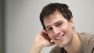 «Η τεχνητή νοημοσύνη θα καθορίζει τον τρόπο που ψηφίζουμε»: Όσα είπε ο CEO της Mistral AI