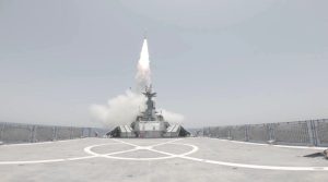 Οι ΗΠΑ στέλνουν 50 μαχητικά στη Μ. Ανατολή ενώ το Ιράν έκλεισε προσωρινά τα Στενά του Ορμούζ