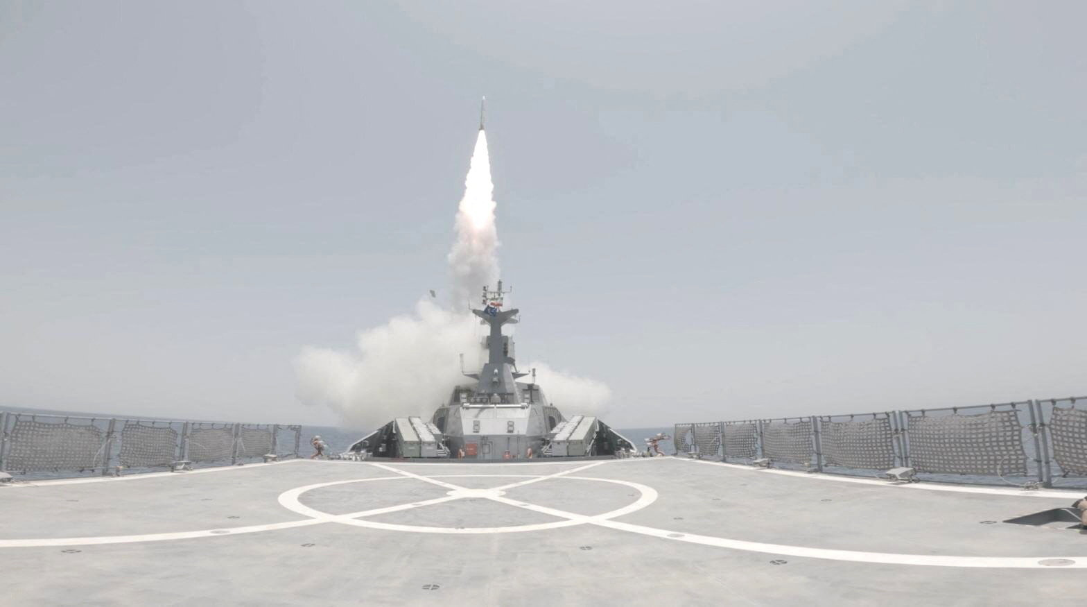 &Omicron;&iota; &Eta;&Pi;&Alpha; &sigma;&tau;έ&lambda;&nu;&omicron;&upsilon;&nu; 50 &mu;&alpha;&chi;&eta;&tau;&iota;&kappa;ά &sigma;&tau;&eta; &Mu;. &Alpha;&nu;&alpha;&tau;&omicron;&lambda;ή &epsilon;&nu;ώ &tau;&omicron; &Iota;&rho;ά&nu; έ&kappa;&lambda;&epsilon;&iota;&sigma;&epsilon; &pi;&rho;&omicron;&sigma;&omega;&rho;&iota;&nu;ά &tau;&alpha; &Sigma;&tau;&epsilon;&nu;ά &tau;&omicron;&upsilon; &Omicron;&rho;&mu;&omicron;ύ&zeta;