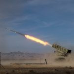 «Τύμπανα πολέμου» στη Μέση Ανατολή: Το Ιράν εξέδωσε ΝΟΤΑΜ για εκτοξεύσεις πυραύλων – Με το χέρι στη σκανδάλη ΗΠΑ και Ισραήλ