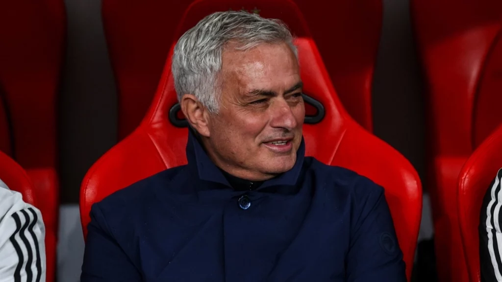 Μουρίνιο: «Είμαι από τους λίγους προπονητές που έφυγαν από τη Ρεάλ χωρίς απόλυση»