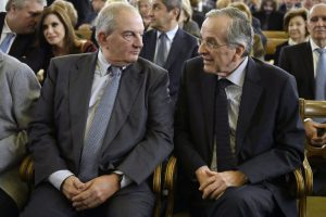 Κοινή εμφάνιση Καραμανλή – Σαμαρά στην Καλαμάτα: «Να ακούμε τους πιο έμπειρους, αντί να τους διαγράφουμε»