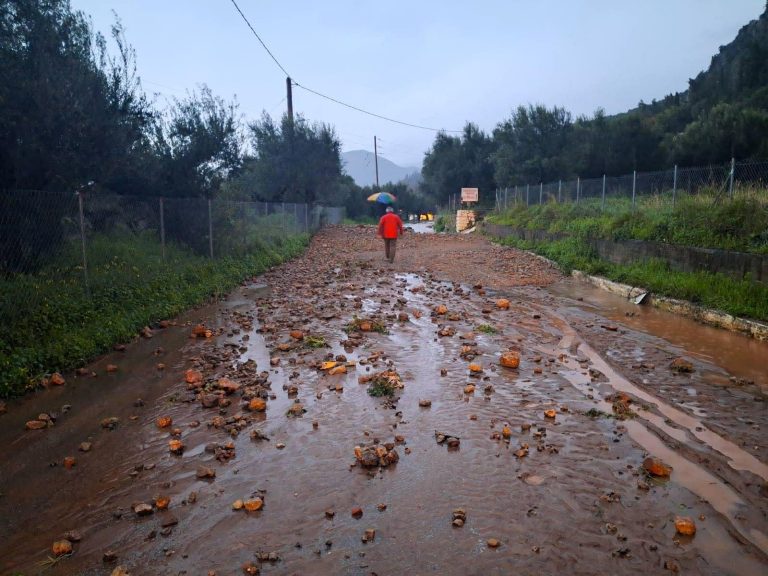 Ξάνθη: Aπορριμματοφόρο βούλιαξε…  στην άσφαλτο – Κατολισθήσεις και πλημμύρες σε Μεσσηνία και Τζουμέρκα