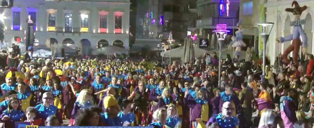 Πατρινό Καρναβάλι: Πάνω από 50.000 στους δρόμους – Live η Νυχτερινή Ποδαράτη παρέλαση