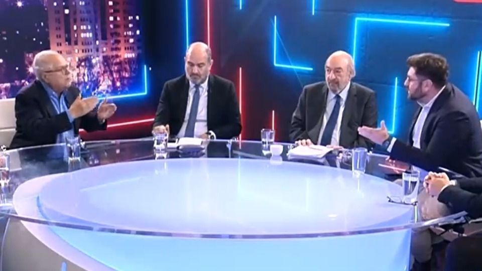 Βγήκαν τα  «μαχαίρια» on air ανάμεσα σε Ζαχαριάδη – Δρυμιώτη για τη Χίο: «Γιατί πιστεύετε τους λαθρομετανάστες;»