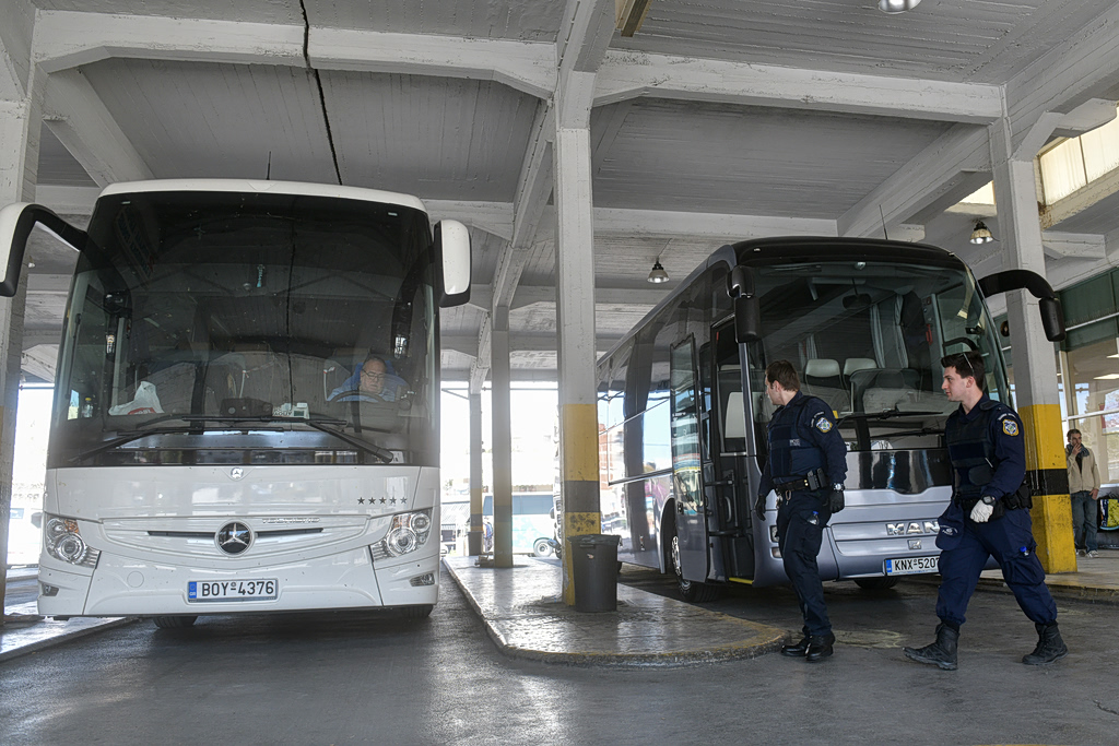 Καλαμάτα: Συμμορία με ποδήλατα διέρρηξε τα γραφεία του ΚΤΕΛ – Αποκαλυπτικό βίντεο