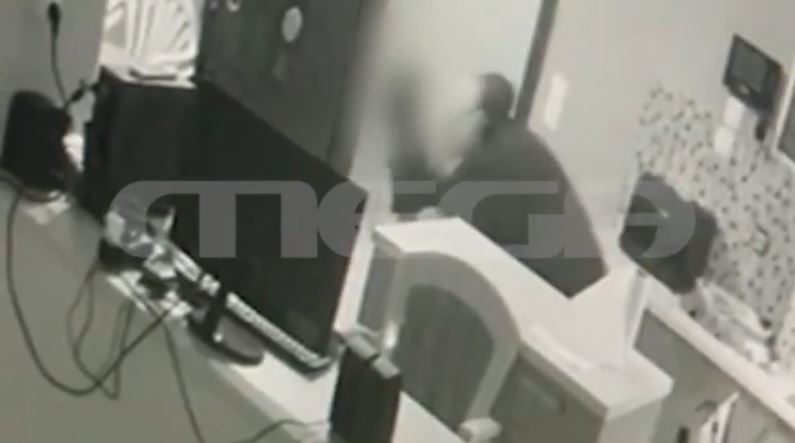 Ξεσπά η μητέρα της 25χρονης ΑμεΑ για την απόπειρα βιασμού – «Ασελγούσε στην κόρη μου και δίπλα βρισκόταν η αδερφή της»