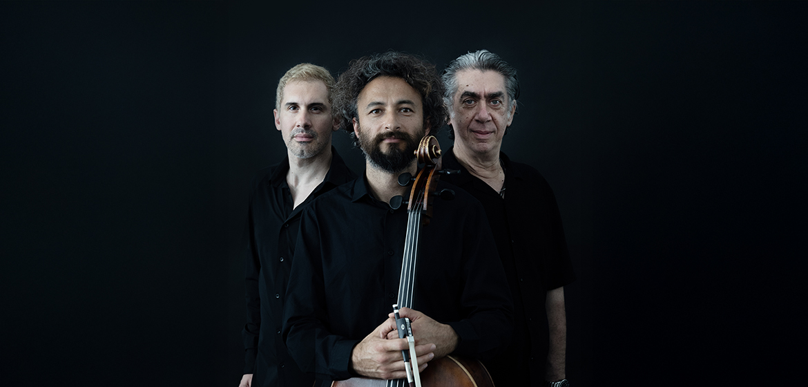 &Kappa;ώ&sigma;&tau;&alpha;&sigmaf; &Mu;&pi;&epsilon;&rho;&iota;&kappa;ό&pi;&omicron;&upsilon;&lambda;&omicron;&sigmaf;: &laquo;&Omicron; &Lambda;&omicron;&upsilon;&kappa;ή&sigmaf; &mu;ά&sigmaf; &lambda;έ&epsilon;&iota; &nu;&alpha; &mu;&eta;&nu; &kappa;&alpha;&tau;&alpha;&theta;έ&tau;&omicron;&upsilon;&mu;&epsilon; &tau;&alpha; ό&pi;&lambda;&alpha;&raquo;