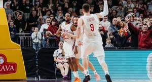 Λετονία – Πολωνία 82-84: Ο εκπληκτικός Λόιντ έκρινε το ματς με buzzer-beater, χαρίζοντας τη νίκη στην ομάδα του