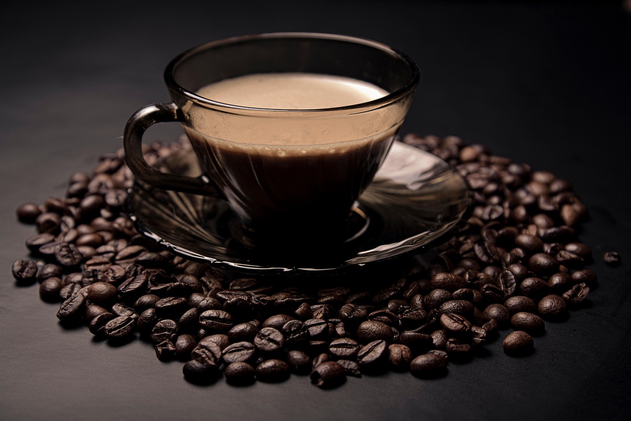 &laquo;Kurachino&raquo;: &Omicron; &nu;έ&omicron;&sigmaf; &kappa;&alpha;&phi;έ&sigmaf; &pi;&omicron;&upsilon; &sigma;&omicron;&kappa;ά&rho;&epsilon;&iota; &tau;&omicron;&upsilon;&sigmaf; &lambda;ά&tau;&rho;&epsilon;&iota;&sigmaf; &tau;&omicron;&upsilon; espresso &ndash; &Delta;&epsilon;&sigmaf; &tau;&omicron; viral &beta;ί&nu;&tau;&epsilon;&omicron;