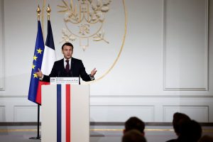 Τέλος εποχής (και χρόνου) για Μακρόν, σε Γαλλία και Ευρώπη