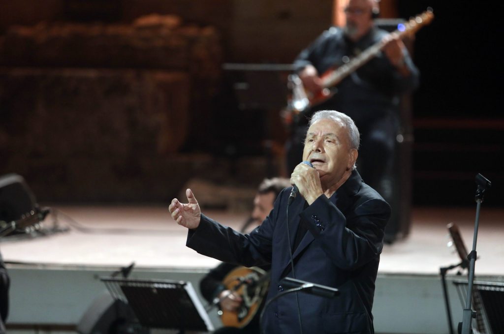 Μανώλης Μητσιάς: «Έχω σκοπό σε έναν χρόνο να σταματήσω να τραγουδάω»