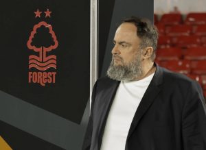 «Τρέλα» οπαδών της Νότιγχαμ για μια selfie με τον Βαγγέλη Μαρινάκη (video)