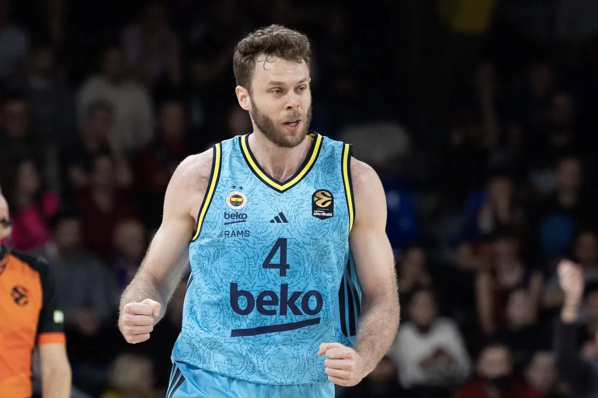 &Mu;&pi;&alpha;&rho;&tau;&sigma;&epsilon;&lambda;ό&nu;&alpha; &ndash; &Phi;&epsilon;&nu;έ&rho;&mu;&pi;&alpha;&chi;&tau;&sigma;&epsilon; 78-82: &Kappa;&upsilon;&rho;ί&alpha;&rho;&chi;&eta; &gamma;&iota;&alpha; 30 &lambda;&epsilon;&pi;&tau;ά, &alpha;&gamma;&chi;ώ&theta;&eta;&kappa;&epsilon; &alpha;&lambda;&lambda;ά ά&nu;&tau;&epsilon;&xi;&epsilon; &sigma;&tau;&omicron; &phi;&iota;&nu;ά&lambda;&epsilon;