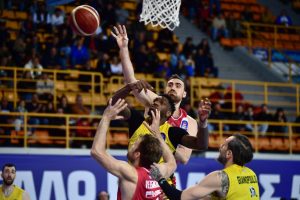 Πρόβλημα με Μιλουτίνοφ στον Ολυμπιακό ενόψει τελικού