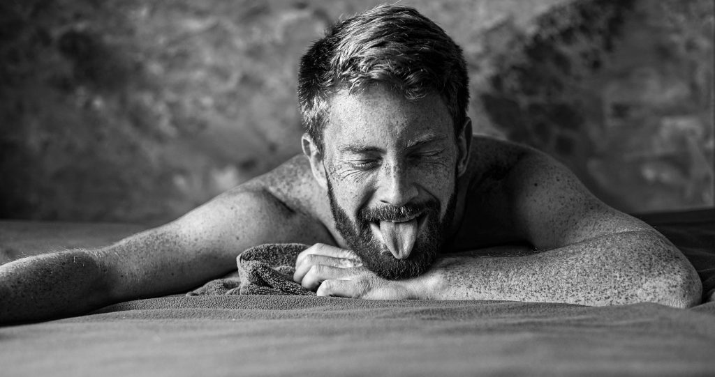 Όταν η γλώσσα σού μιλάει – Τα σημάδια που μαρτυρούν ασθένεια πριν εμφανιστούν συμπτώματα