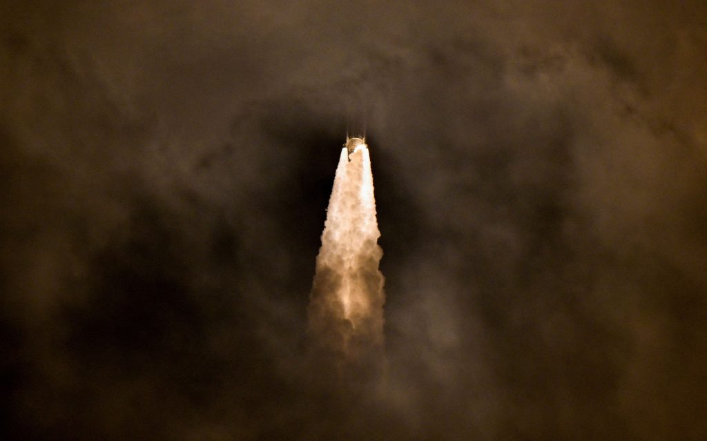 Νέφος ρύπανσης συνδέθηκε με την επανείσοδο πυραύλου στην ατμόσφαιρα