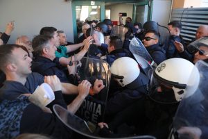 Ένταση μεταξύ νοσηλευτών και αστυνομικών στο νοσοκομείο Νίκαιας