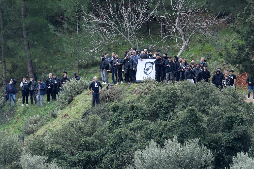 Τρέλα από τους οπαδούς του ΟΦΗ: Ανέβηκαν και στα «βουνά» για να παρακολουθήσουν την ομάδα τους