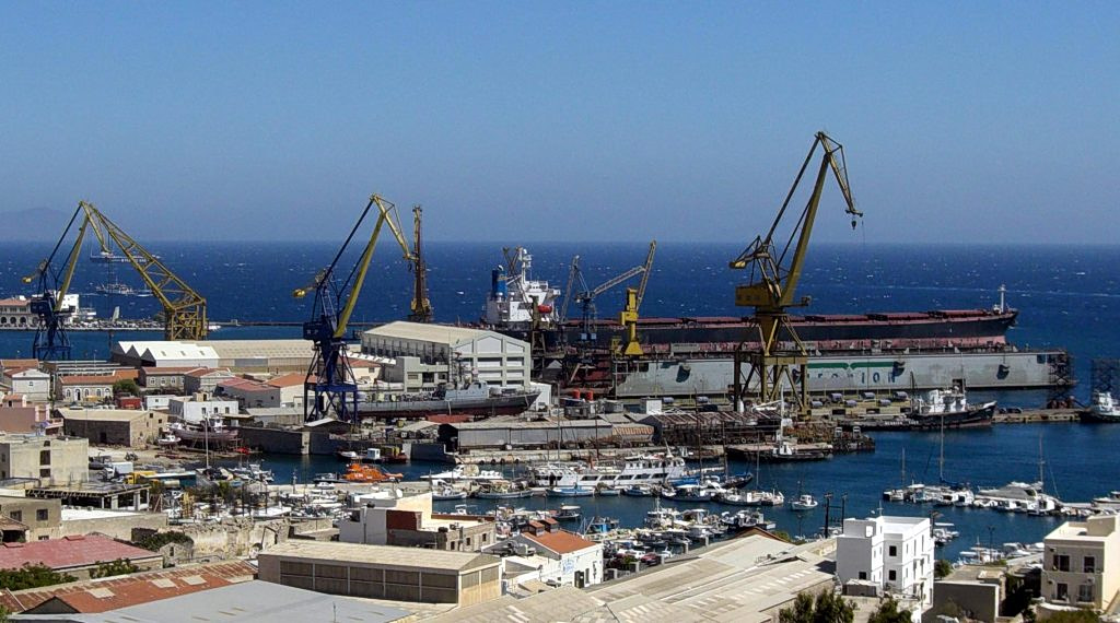 Επένδυση με διπλό άξονα: Άμυνα και ενέργεια στο ίδιο «καρίνα»