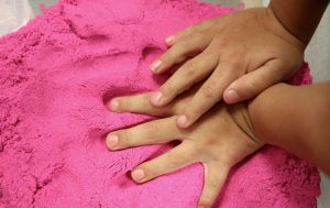 «Κώδωνας κινδύνου» από τις βελγικές Αρχές για πιθανή ύπαρξη αμιάντου σε άμμο που περιέχεται σε παιχνίδια για παιδιά