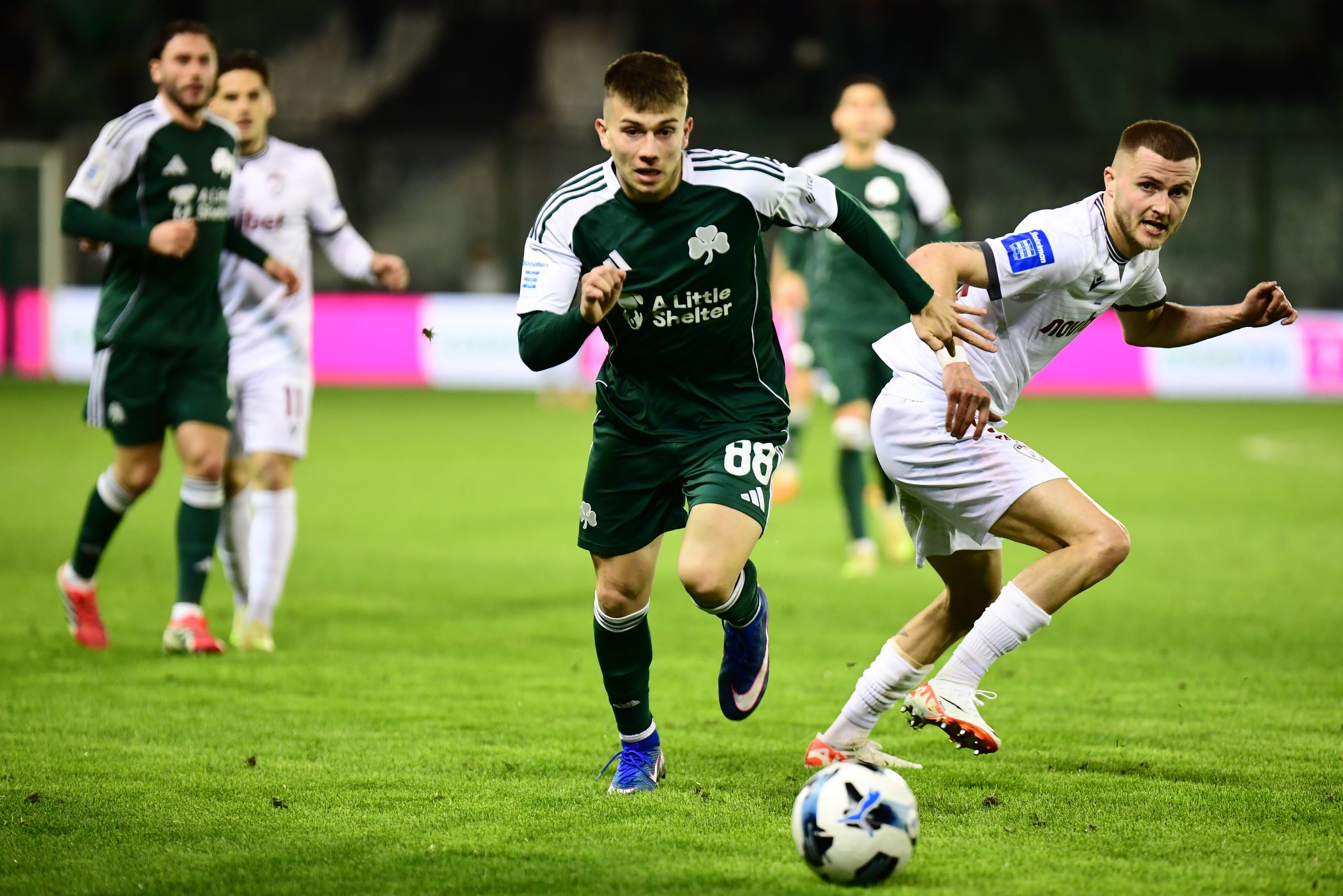 &Tau;&rho;&alpha;&gamma;&iota;&kappa;ή &epsilon;&iota;&kappa;ό&nu;&alpha; &kappa;&alpha;&iota; &omicron;&rho;&gamma;ή &lambda;&alpha;&omicron;ύ &sigma;&tau;&eta; &Lambda;&epsilon;&omega;&phi;ό&rho;&omicron;