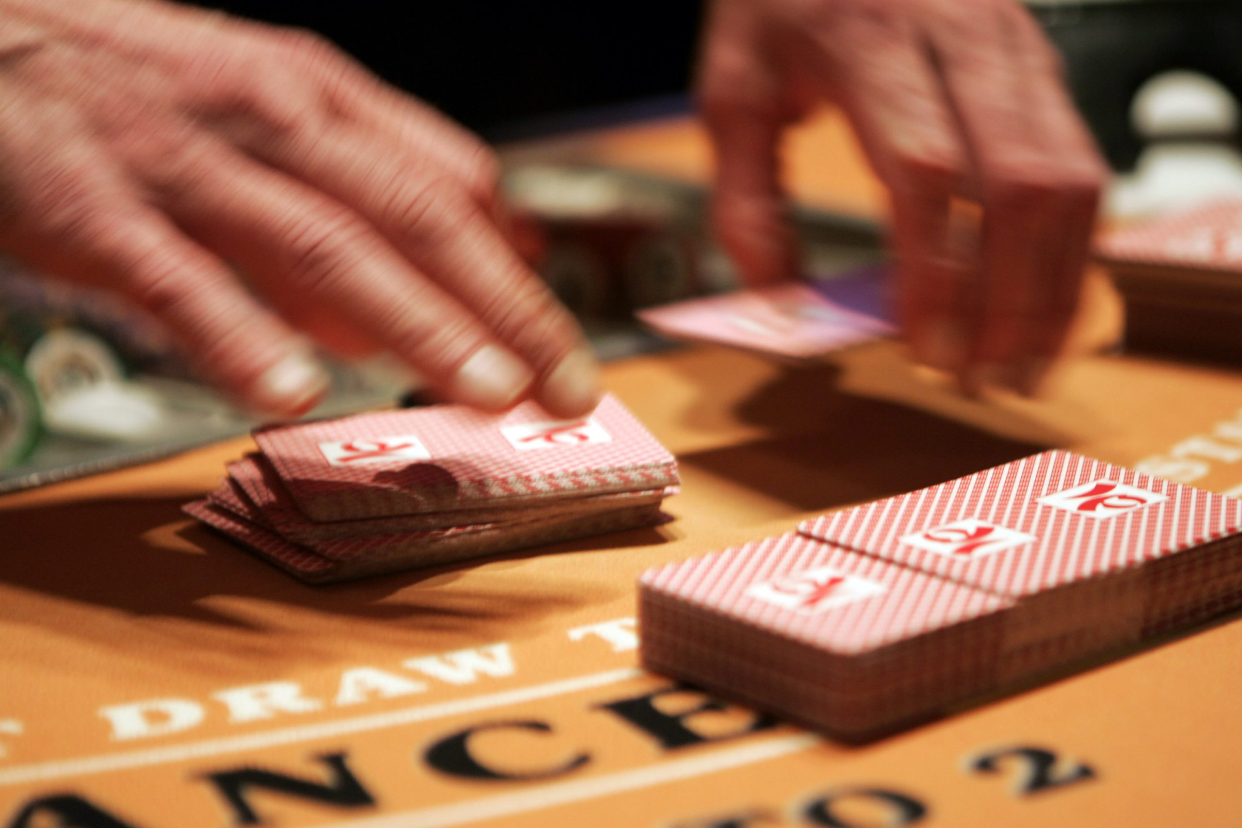 &Phi;&upsilon;&lambda;&alpha;&kappa;ή έ&omega;&sigmaf; 10 &chi;&rho;ό&nu;&iota;&alpha; &kappa;&alpha;&iota; &beta;&alpha;&rho;&iota;έ&sigmaf; &laquo;&kappa;&alpha;&mu;&pi;ά&nu;&epsilon;&sigmaf;&raquo; &gamma;&iota;&alpha; &pi;&alpha;&rho;ά&nu;&omicron;&mu;&omicron; &tau;&zeta;ό&gamma;&omicron;